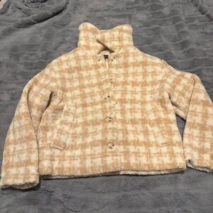 Womens Plush Button-Front Sherpa Jacket in Beige Plaid